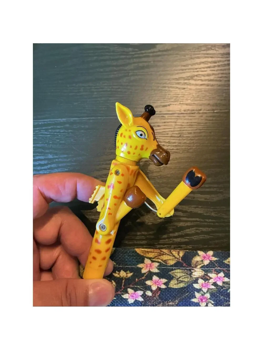 Giraffe Boxing Pen – Novelty Animal Desk Toy, 1990s Collectible Accessory